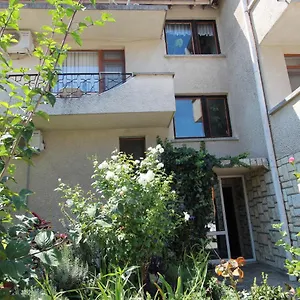 Izgrev Sarafovo Gasthof